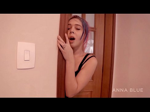 ❤️ Nire anaiarengana itzuli nintzen. Bere neska-lagunarekin sexu harremanak izan nituen. itzulera lesbiana. Pornografia besterik ez gugan ❌️❤