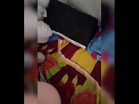 ❤️ Nire gelakidea etxean bakarrik geratzen da, bere senarra oporretara joaten delako eta nik izorratzeko eta ipurdia esnez betetzeko aprobetxatzen dut Pornografia besterik ez gugan ❌️❤